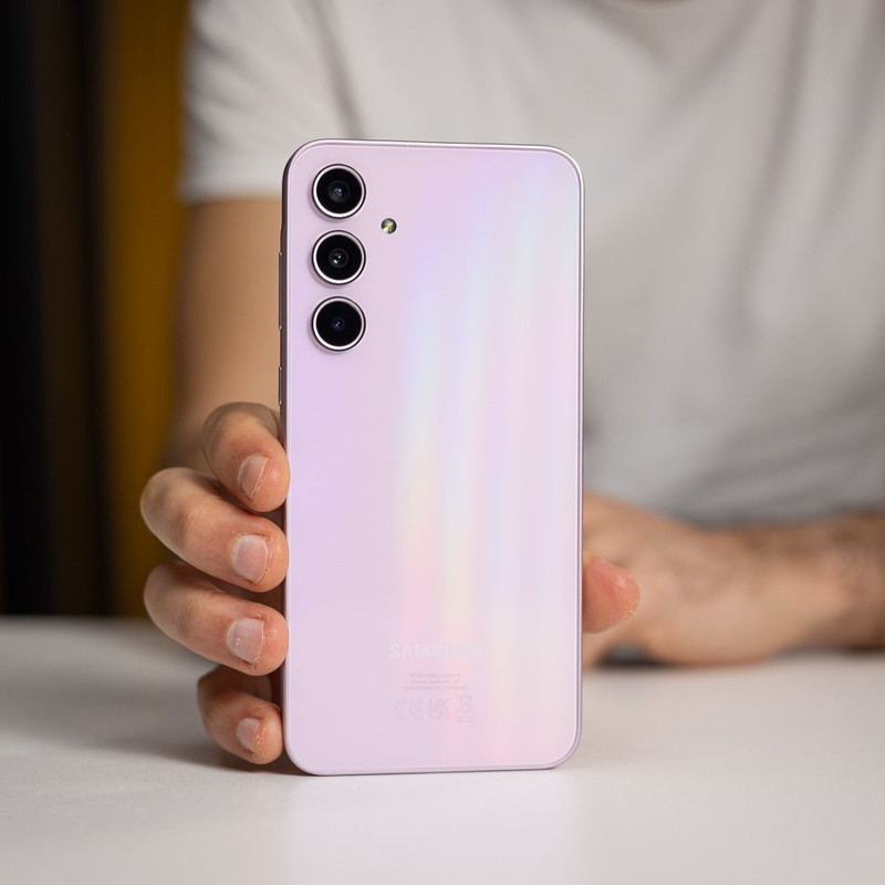 گوشی موبایل سامسونگ مدل Galaxy A35 دو سیم کارت ظرفیت 128 گیگابایت رم 8 گیگابایت به همراه شارژر سامسونگ - ویتنام