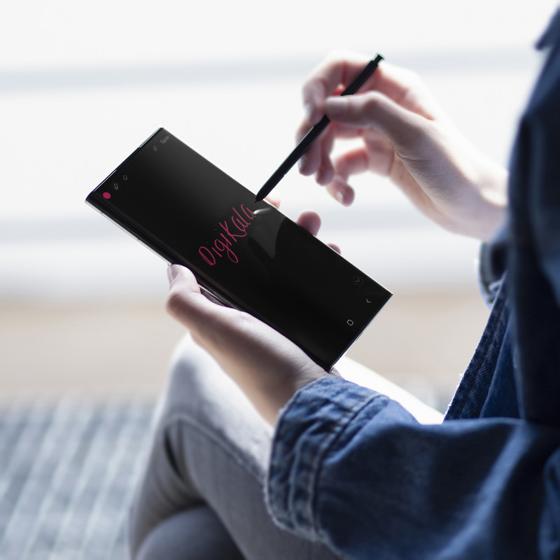 گوشی موبایل سامسونگ مدل Galaxy S22 Ultra 5G دو سیم کارت ظرفیت 256 گیگابایت و رم 12 گیگابایت نسخه اسنپدراگون به همراه شارژر سامسونگ