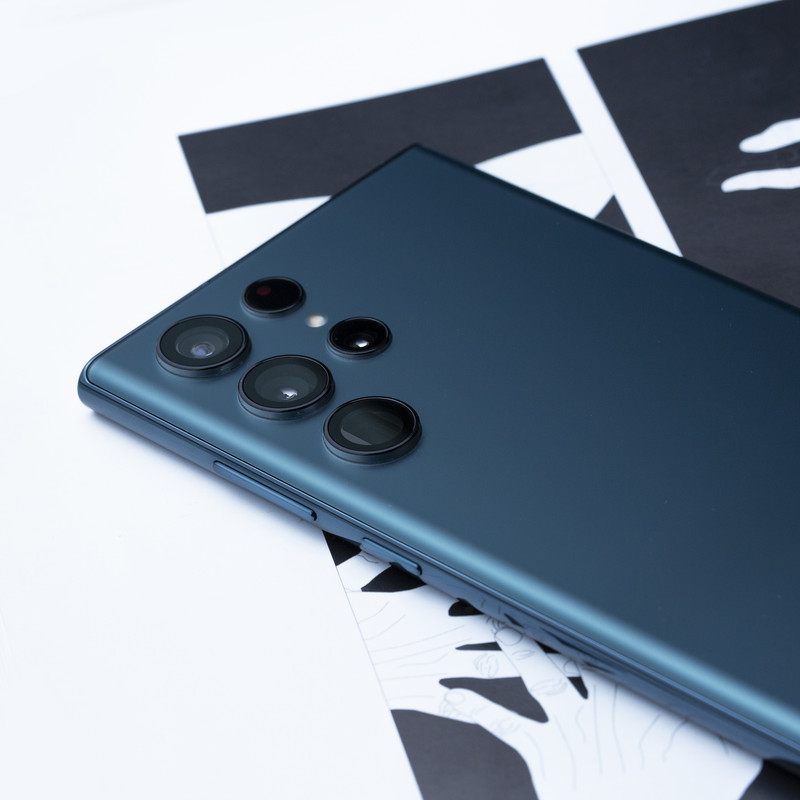 گوشی موبایل سامسونگ مدل Galaxy S22 Ultra 5G دو سیم کارت ظرفیت 256 گیگابایت و رم 12 گیگابایت نسخه اسنپدراگون به همراه شارژر سامسونگ