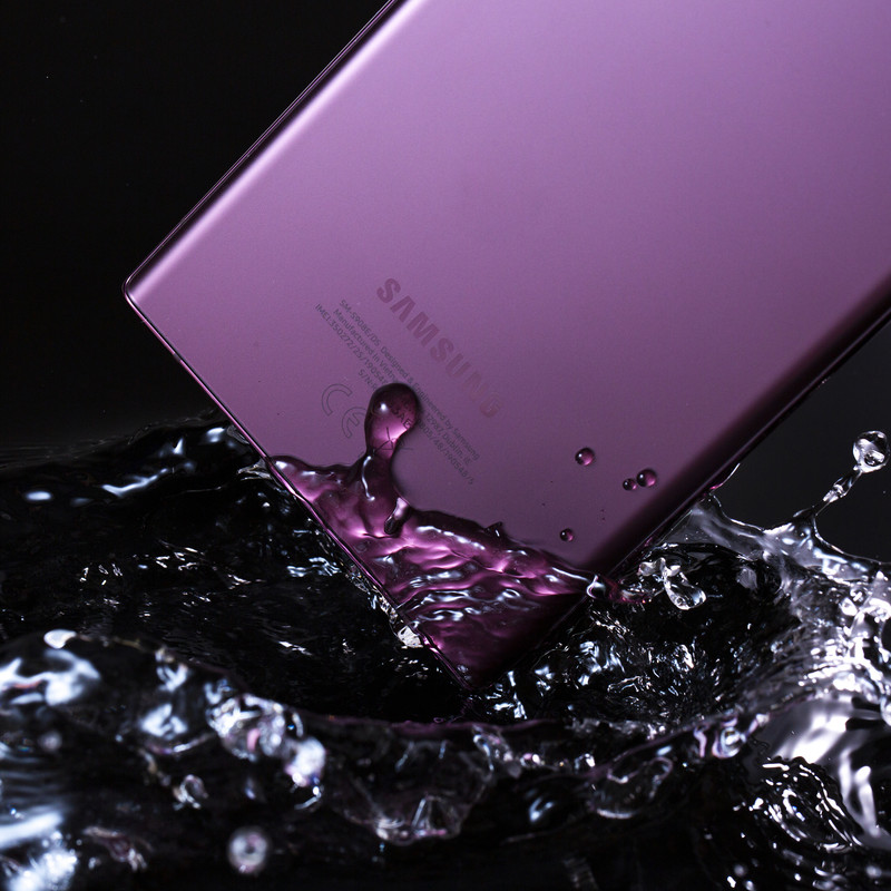 گوشی موبایل سامسونگ مدل Galaxy S22 Ultra 5G دو سیم کارت ظرفیت 256 گیگابایت و رم 12 گیگابایت نسخه اسنپدراگون به همراه شارژر سامسونگ